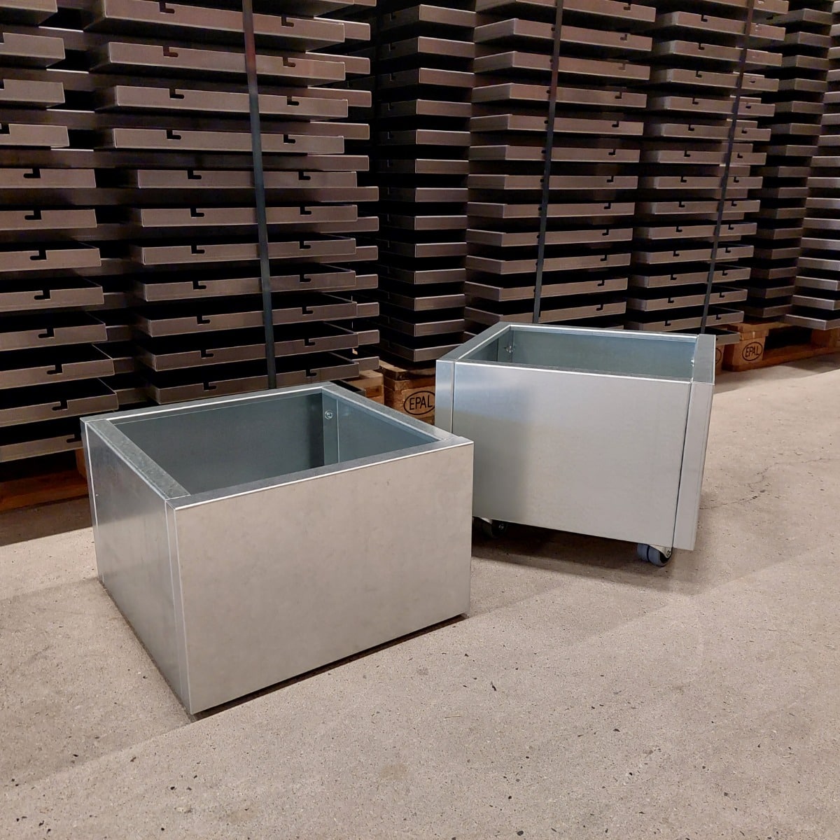Plantekasse i galvaniseret stål | 40 x 40 x 25